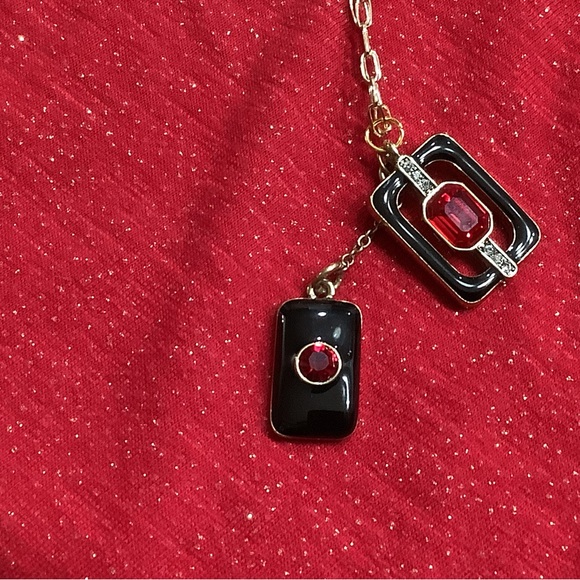 Heidi Daus Black, Gold, and Red Art Deco Pendant. - Picture 8 of 9